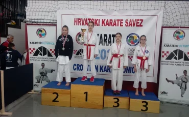 Sedam medalja sa prvenstva Hrvatske - Karate klub Mladost - Grad Ivanić-Grad 20180415_125602