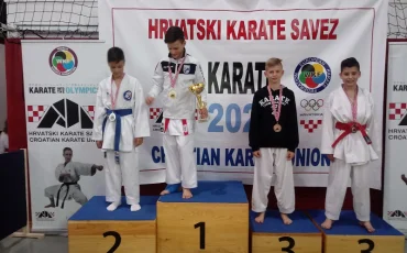 Sedam medalja sa prvenstva Hrvatske - Karate klub Mladost - Grad Ivanić-Grad 20180415_170931