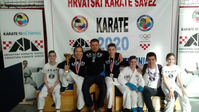 Sedam medalja sa prvenstva Hrvatske - Karate klub Mladost - Grad Ivanić-Grad 20180414_170606