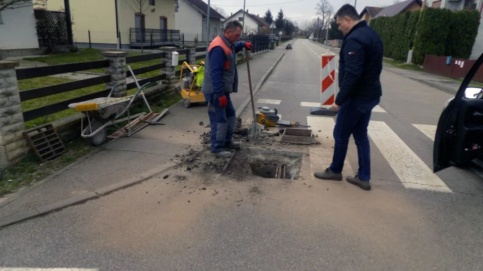 1 Sanacija propada na kolniku u Ulici Stjepana Gregorka - Ivanić-Grad - Javor Bojan Leš